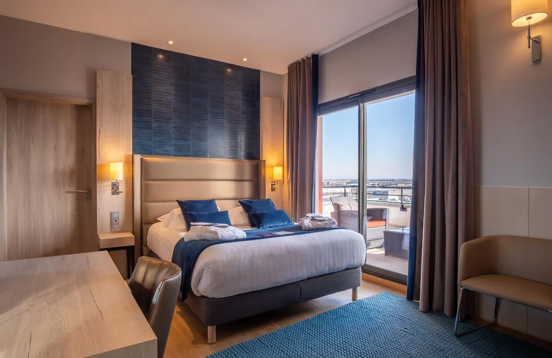 Kyriad Prestige Lyon Est - Saint Priest Eurexpo Hotel And Spa-1