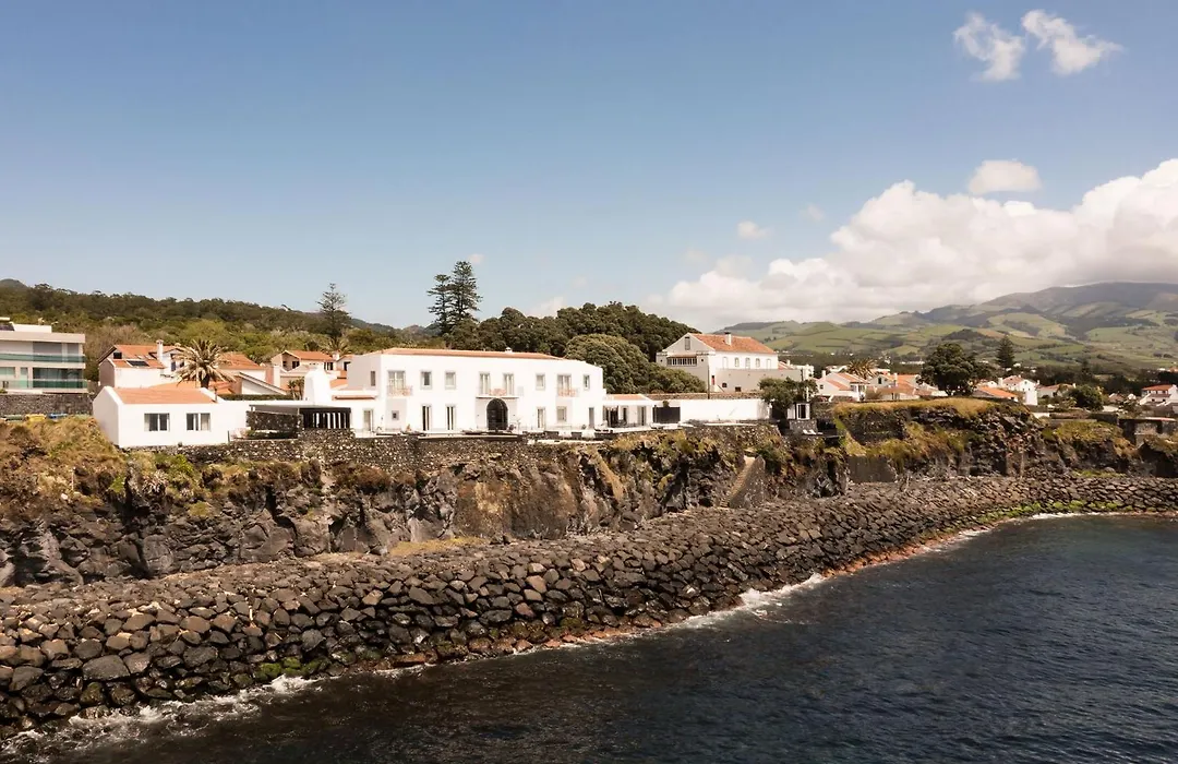 White Exclusive Suites & Villas-1