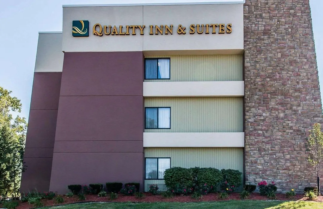 Quality Inn & Suites Warren - Detroit-1