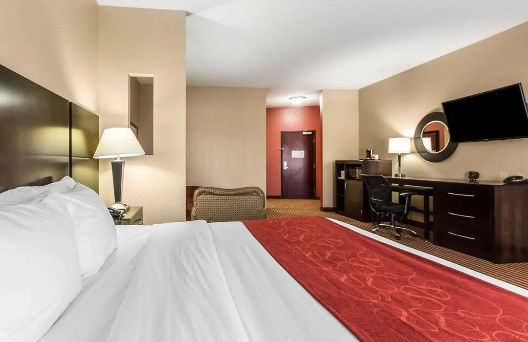 Comfort Suites Waycross-1