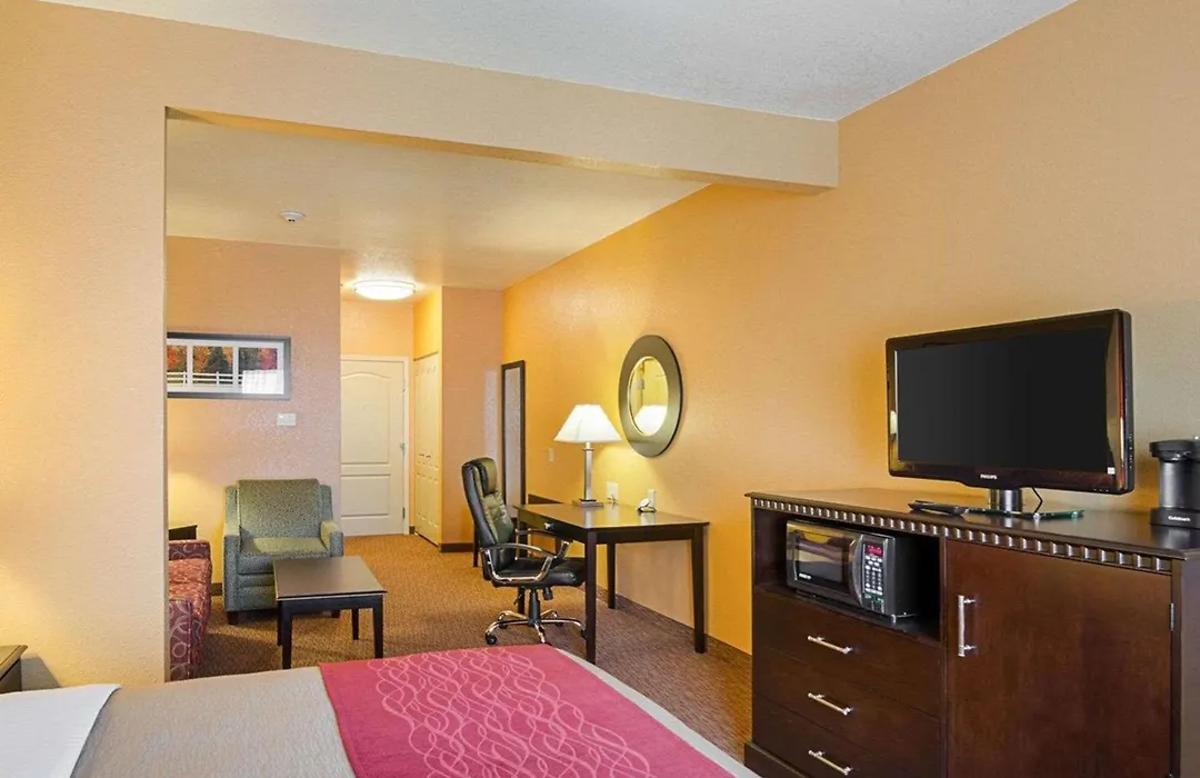 Comfort Inn & Suites Orange - Montpelier-1