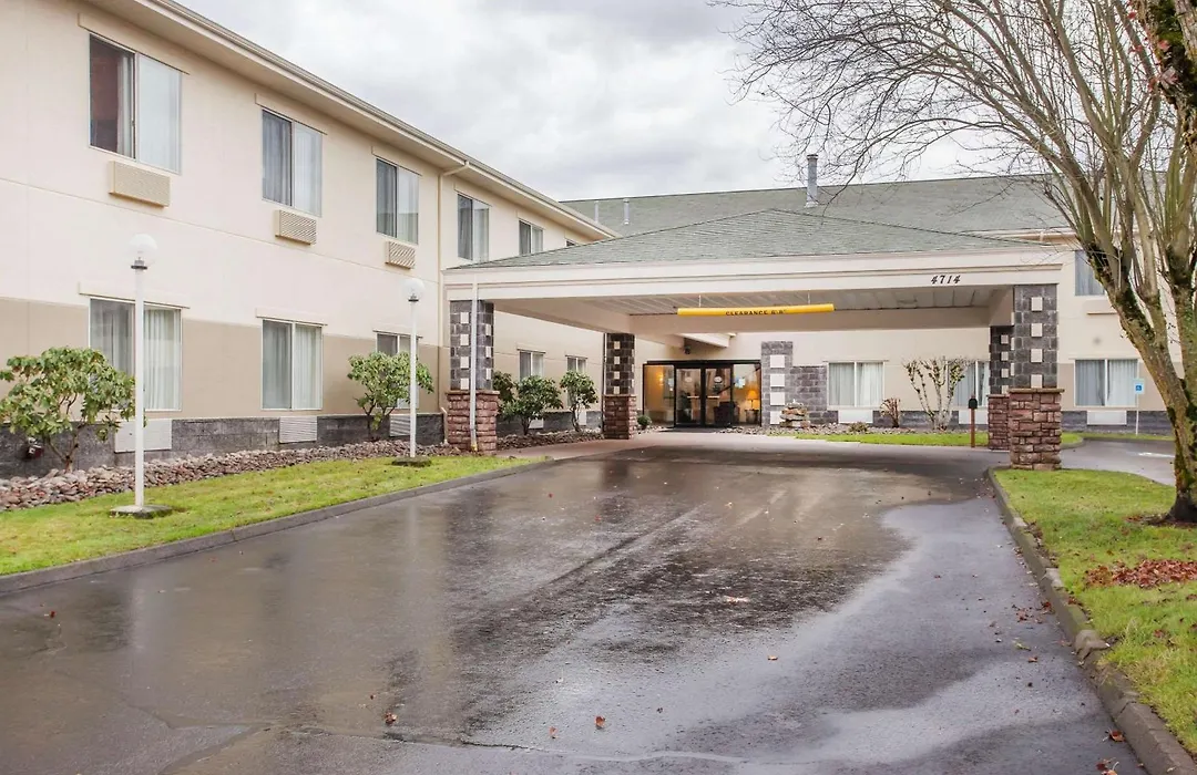 Comfort Suites Near Vancouver Mall-1
