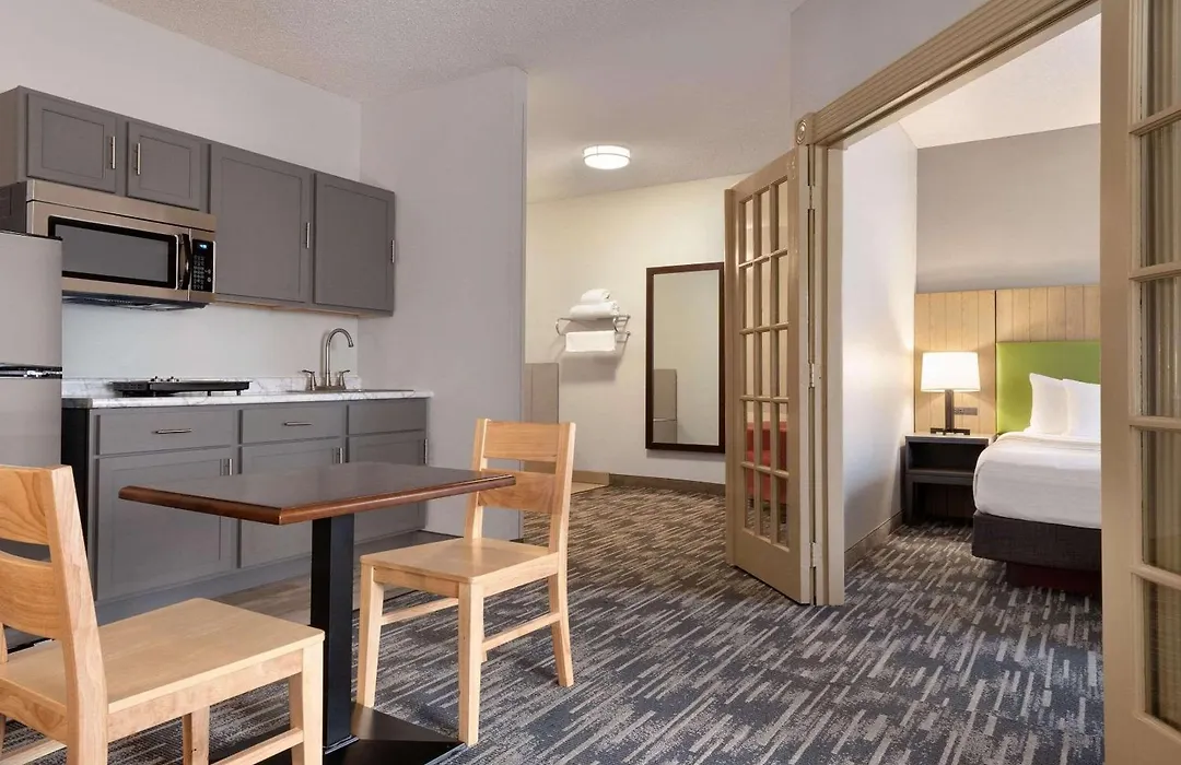 Country Inn & Suites By Radisson, Brookings-1