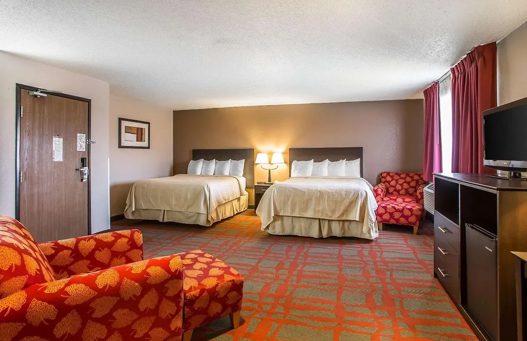 Quality Inn & Suites West Bend-1