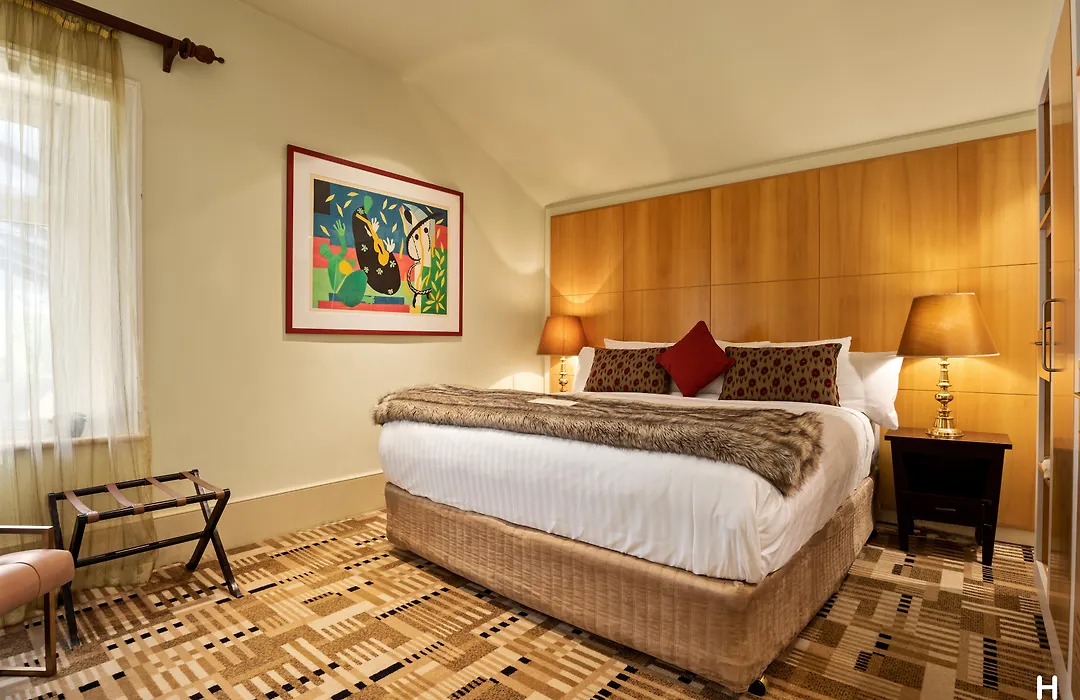 Islington Hotel-1