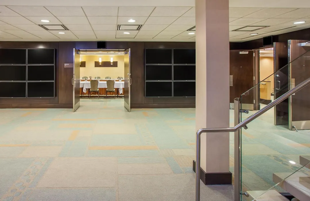 Crowne Plaza Hotel Glen Ellyn/Lombard By Ihg-1