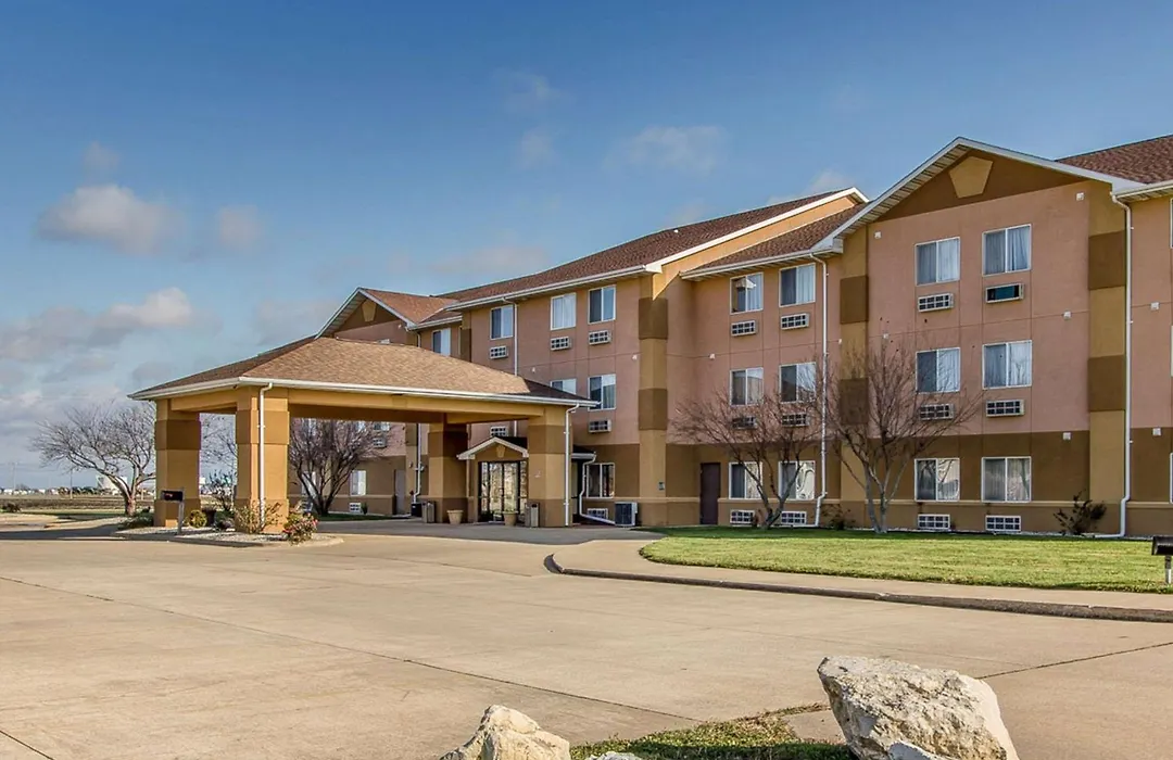 Quality Inn & Suites Mount Pleasant-1