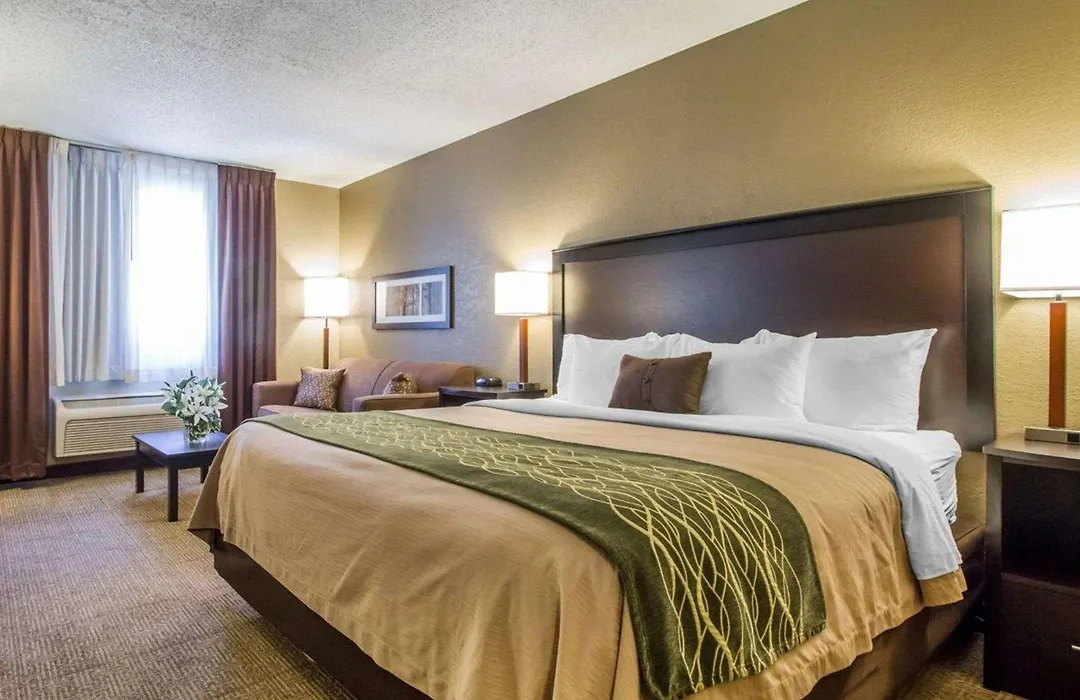 Quality Inn Harlan-1