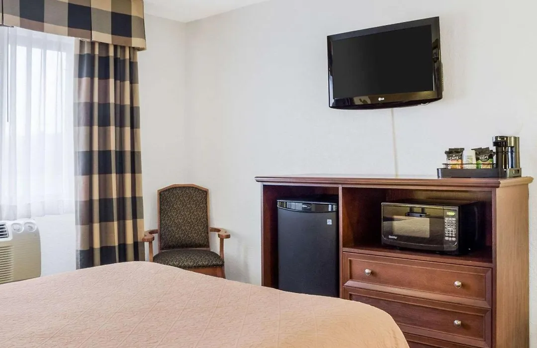 Quality Inn Oacoma - Chamberlain-1
