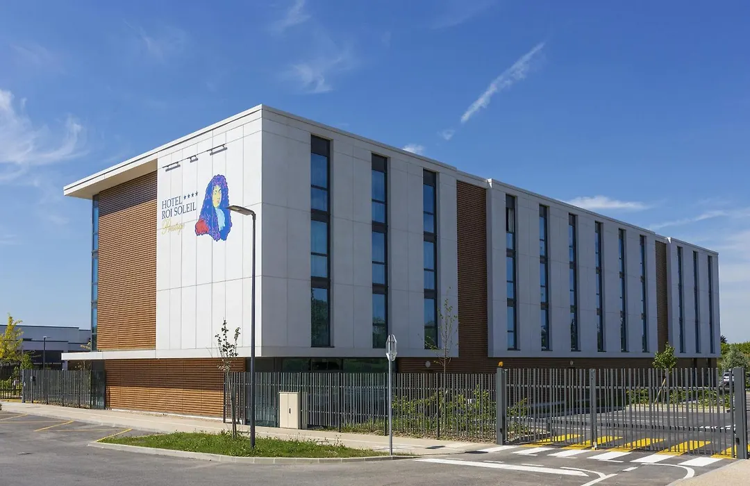 Hôtel Roi Soleil Prestige Plaisir-1