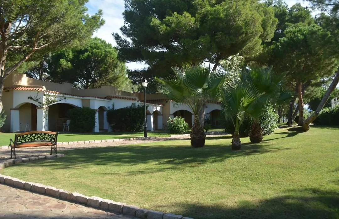 Porto Pino Club-1