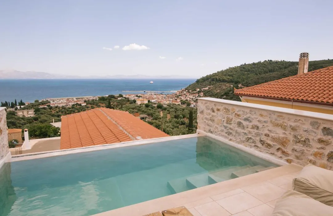 Mani Luxury Suites And Studios In Gytheio With Private Pools-1