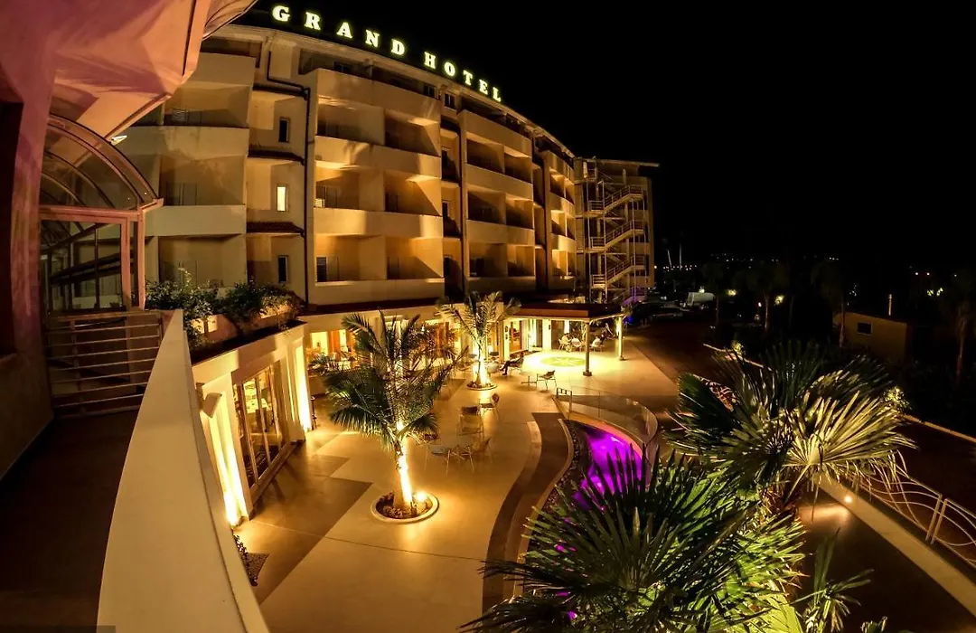 Grand Hotel President-1