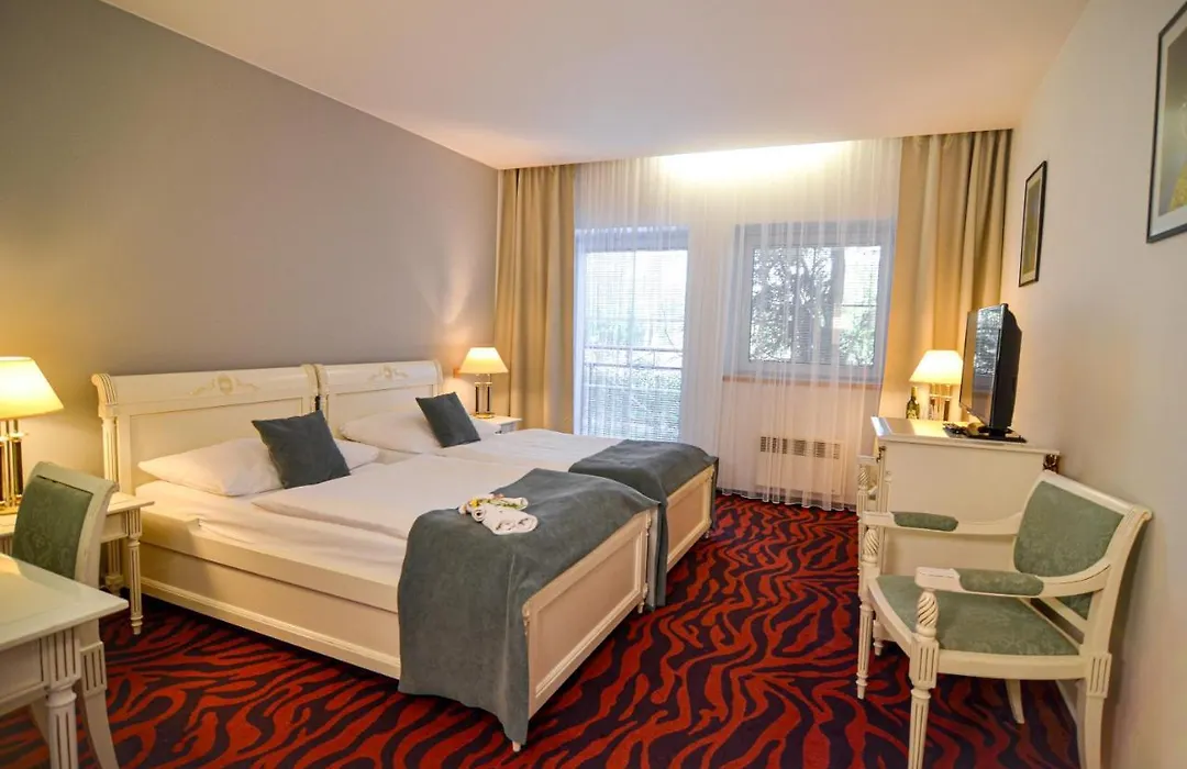 Hotel Galant Lednice-1