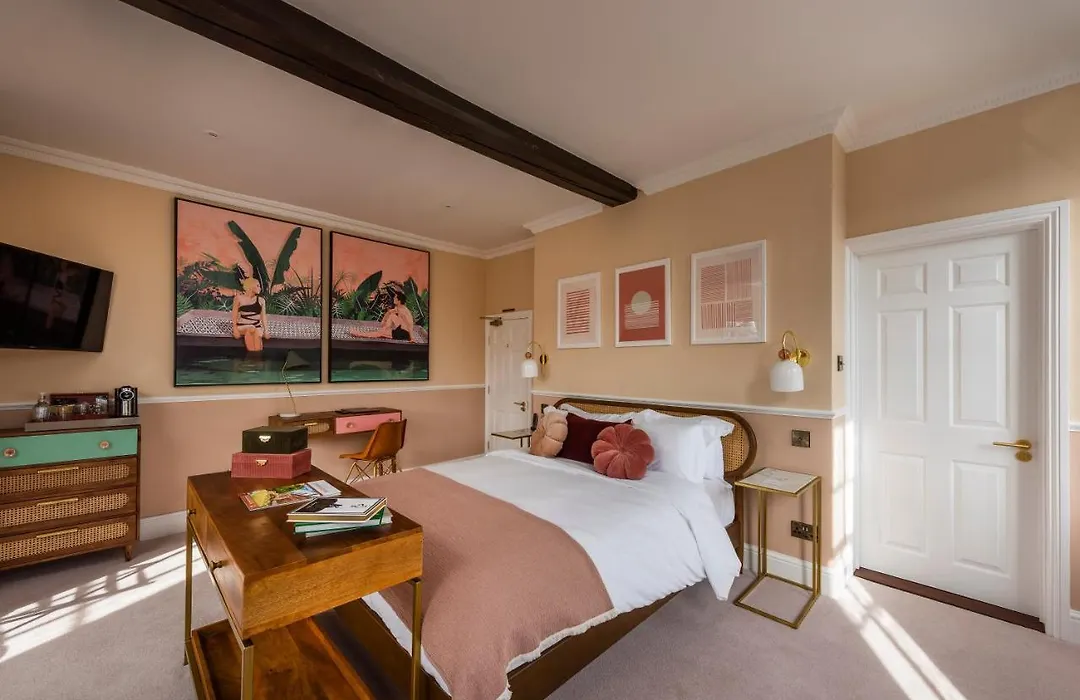 The George Hotel-1