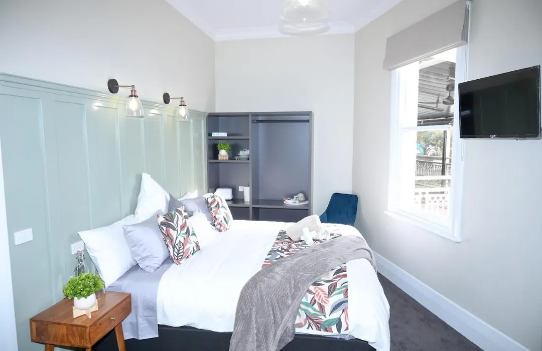 Holbrook Hotel-1