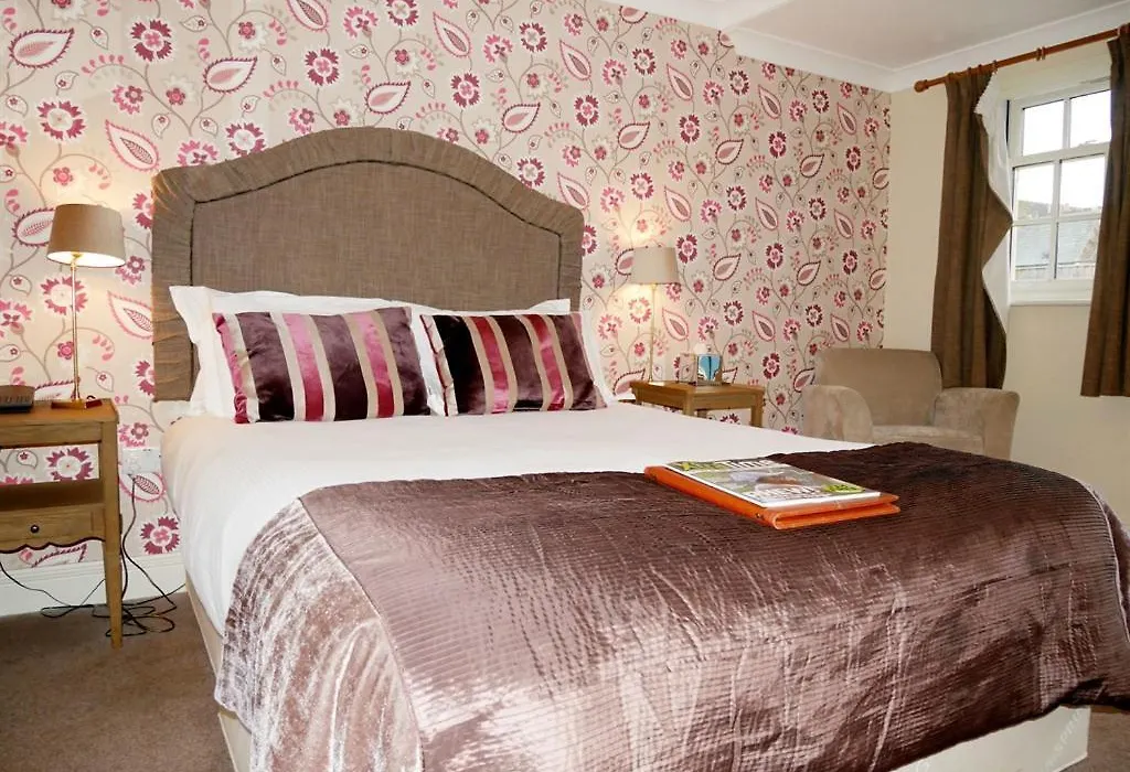 The Angel In Wootton Bassett-1