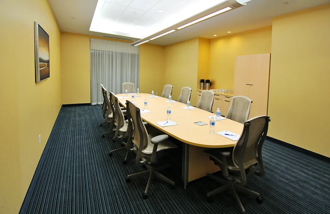Holiday Inn & Suites Montreal Airport By Ihg-1