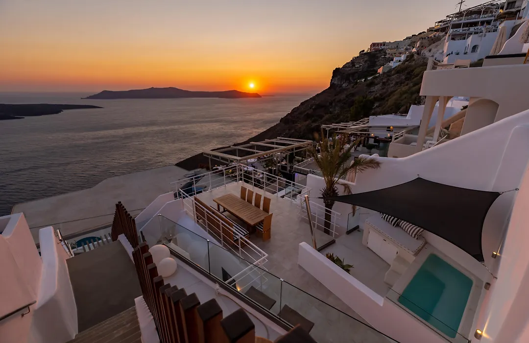 Daydream Luxury Suites-1