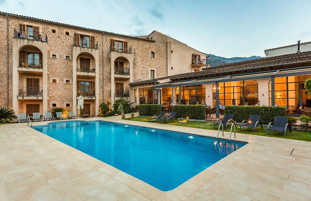 Hotel Ca'l Bisbe-1
