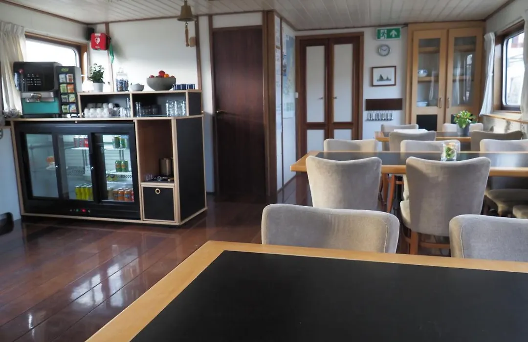 hotelboat Sarah Groningen-1