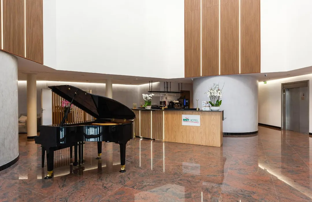 Brit Hotel Privilège Paris Rosny-sous-Bois-1