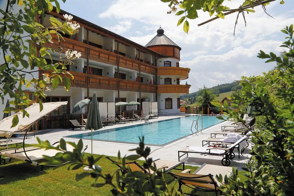 Wellness Hotel Bayerischer Hof-1