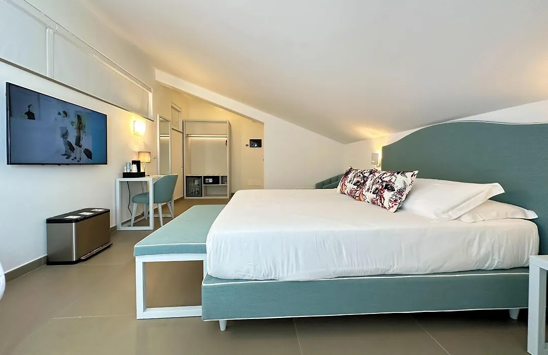 Seaside Hotel-1