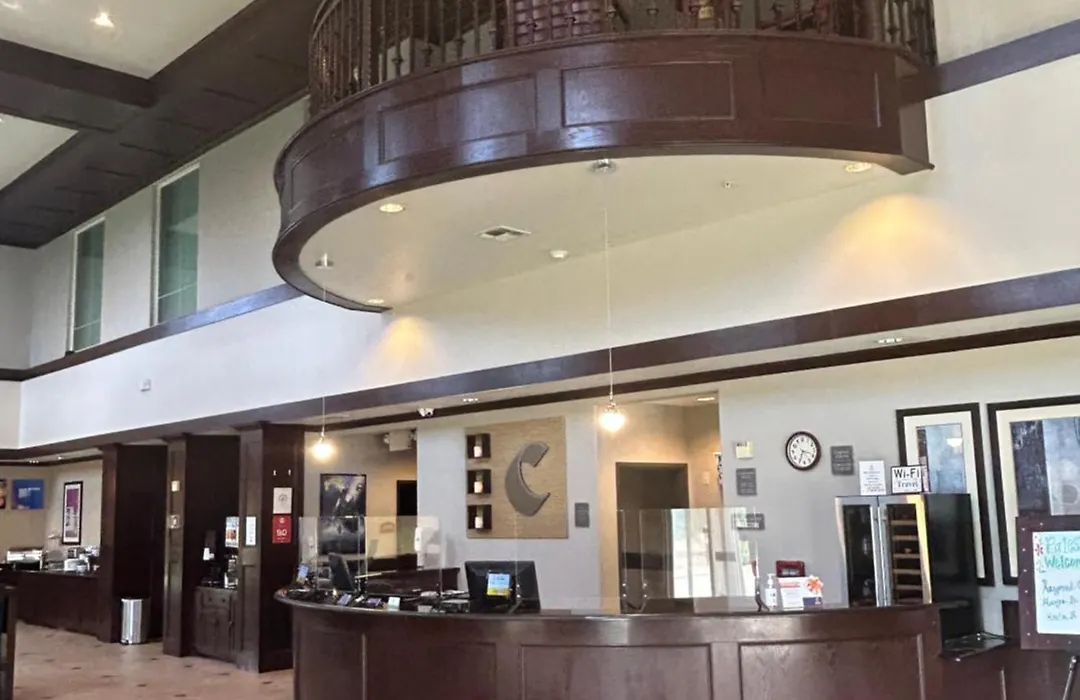 Comfort Suites Palestine-1