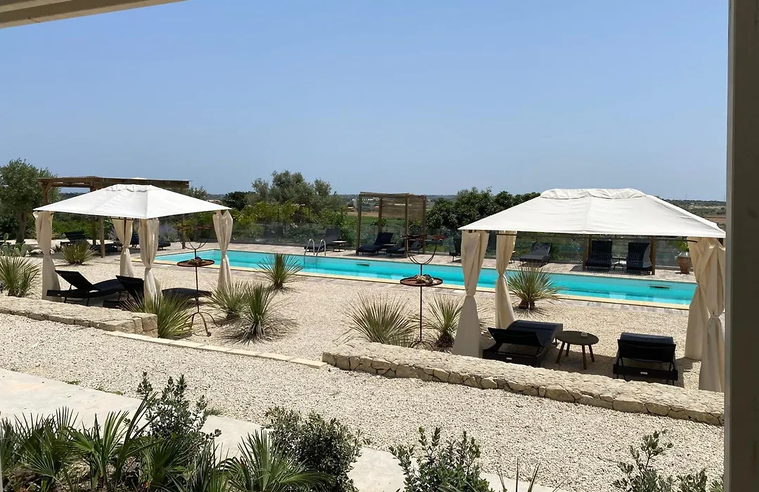 Scilla Maris Charming Suites-1