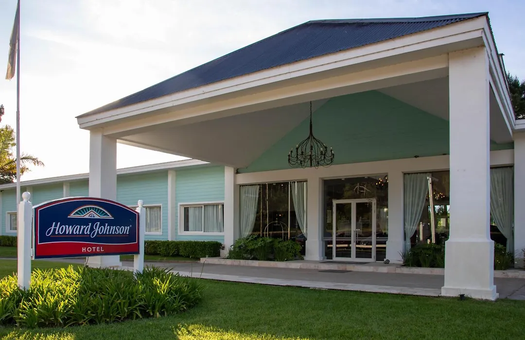 Howard Johnson Hotel & Convention Center Madariaga - Carilo-1