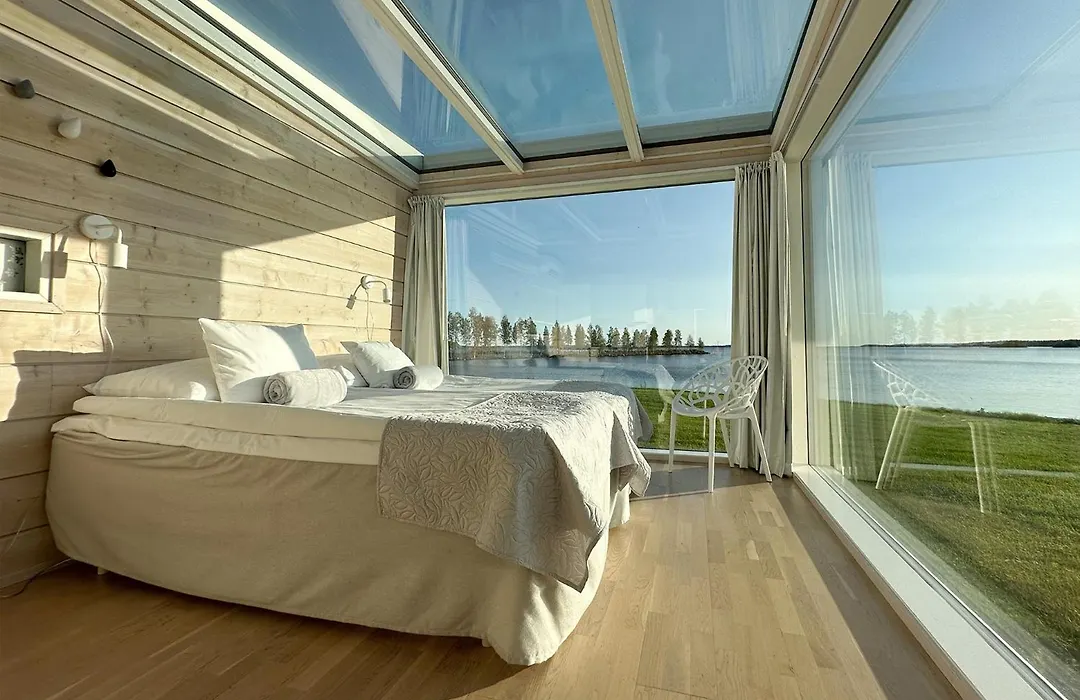 Seaside Glass Villas-1