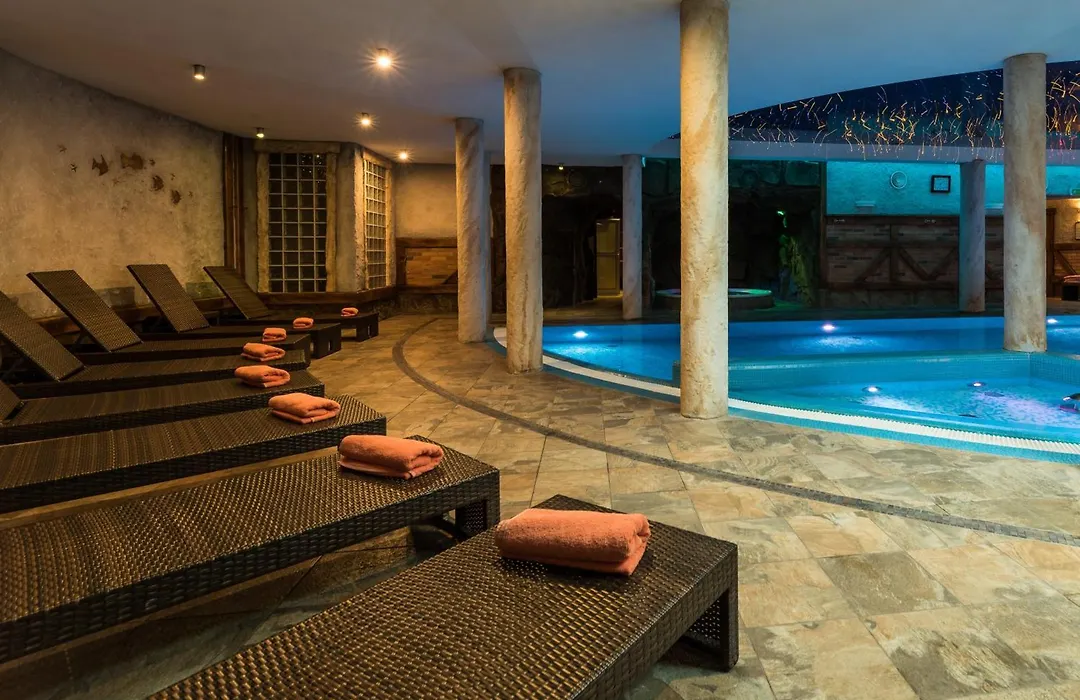 Hotel Krysztal Conference & Spa-1