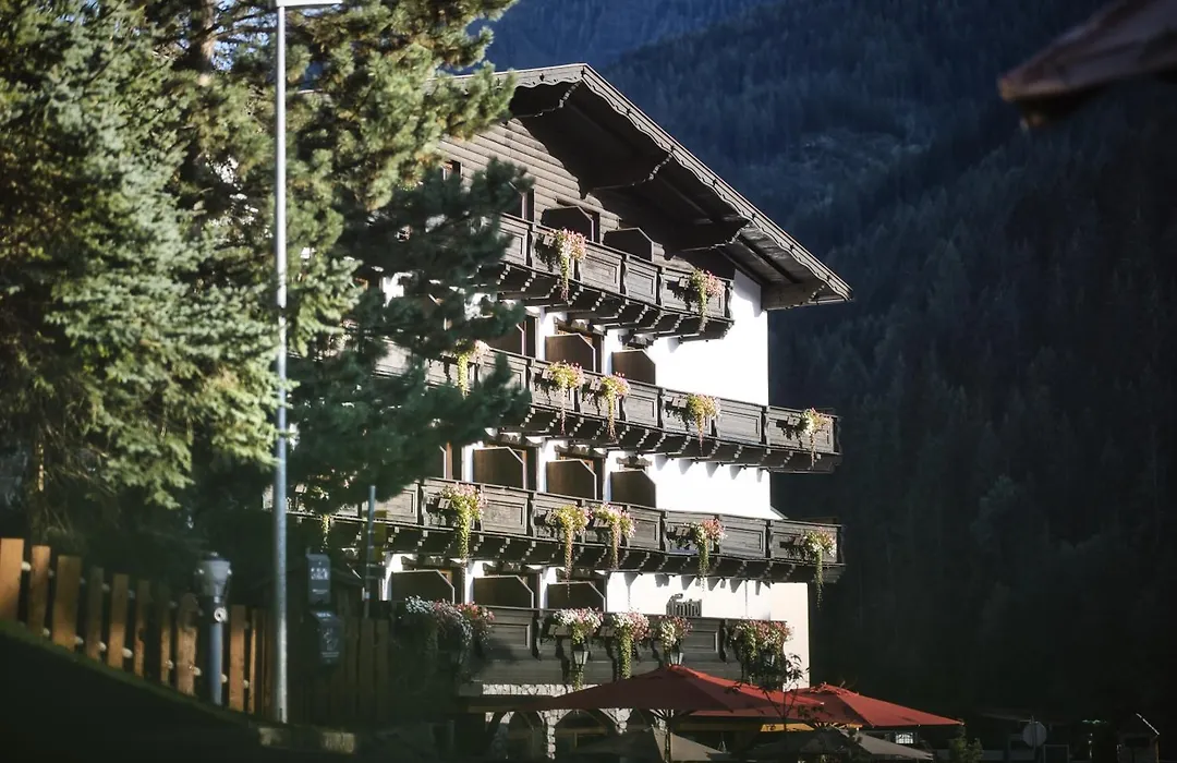 Berghotel Basur-1