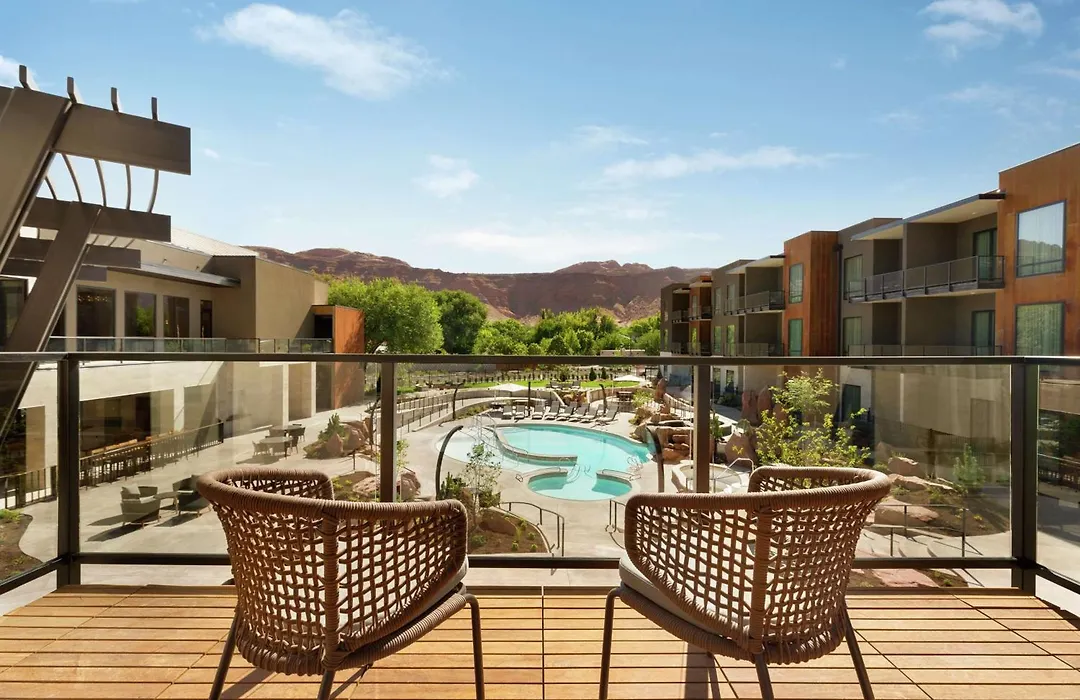 Hoodoo Moab, Curio Collection By Hilton-1