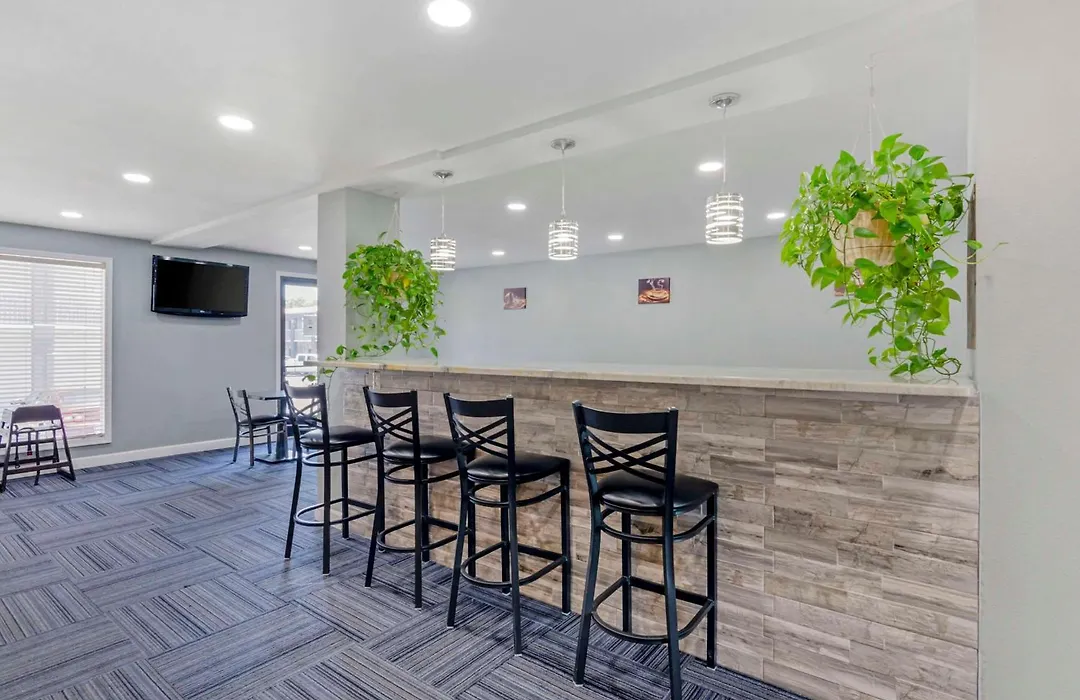 Suburban Studios Verona - Staunton North-1