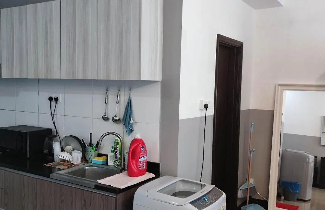 Molek Regency Taman Molek-1