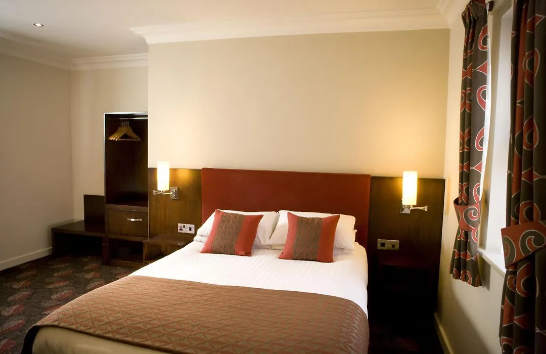 Burntwood Court Hotel-1