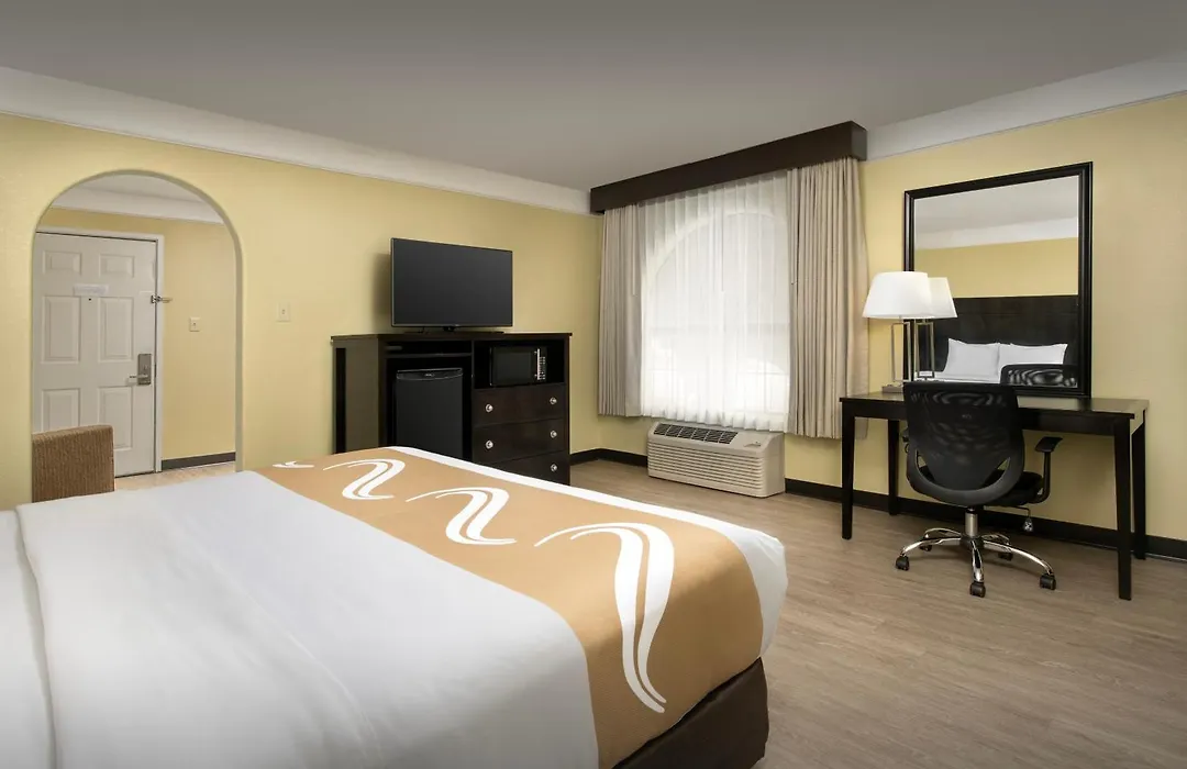 Quality Inn & Suites Gallup I-40 Exit 20-1
