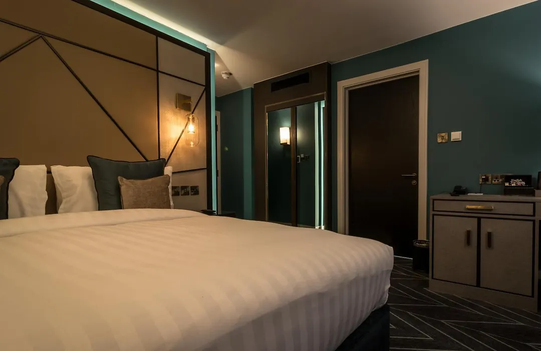 Seven Hotel-1