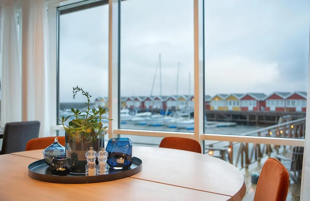 Kjerringoy Bryggehotell-1