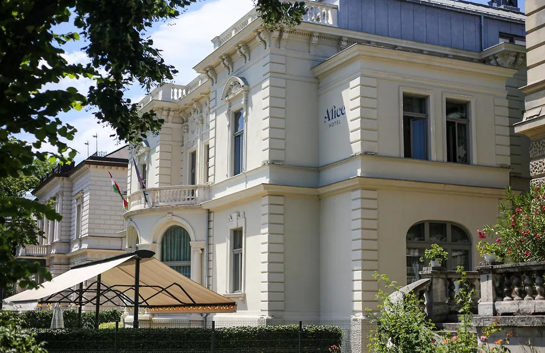 Alice Hotel-1