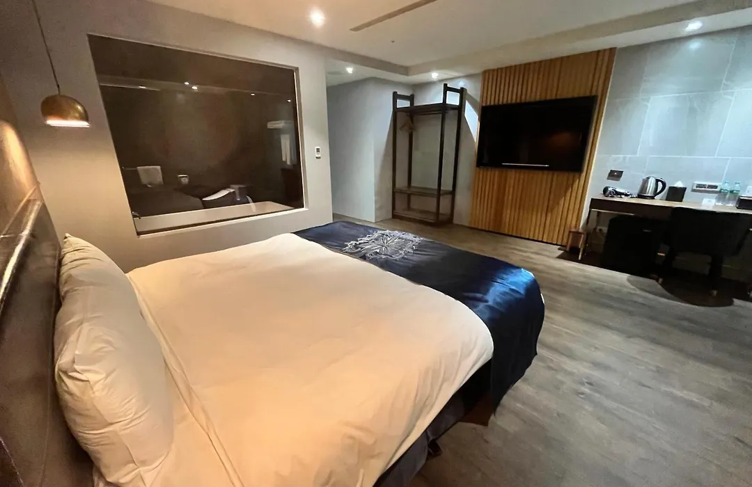 Saint Art Hotel-1