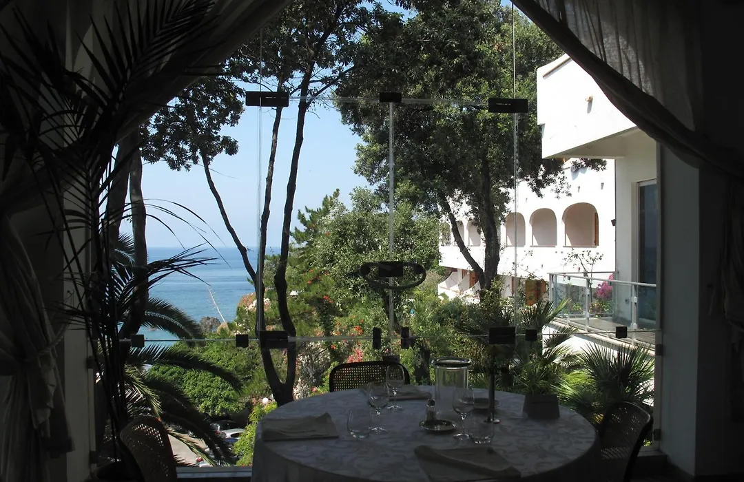 Grand Hotel De Rose-1