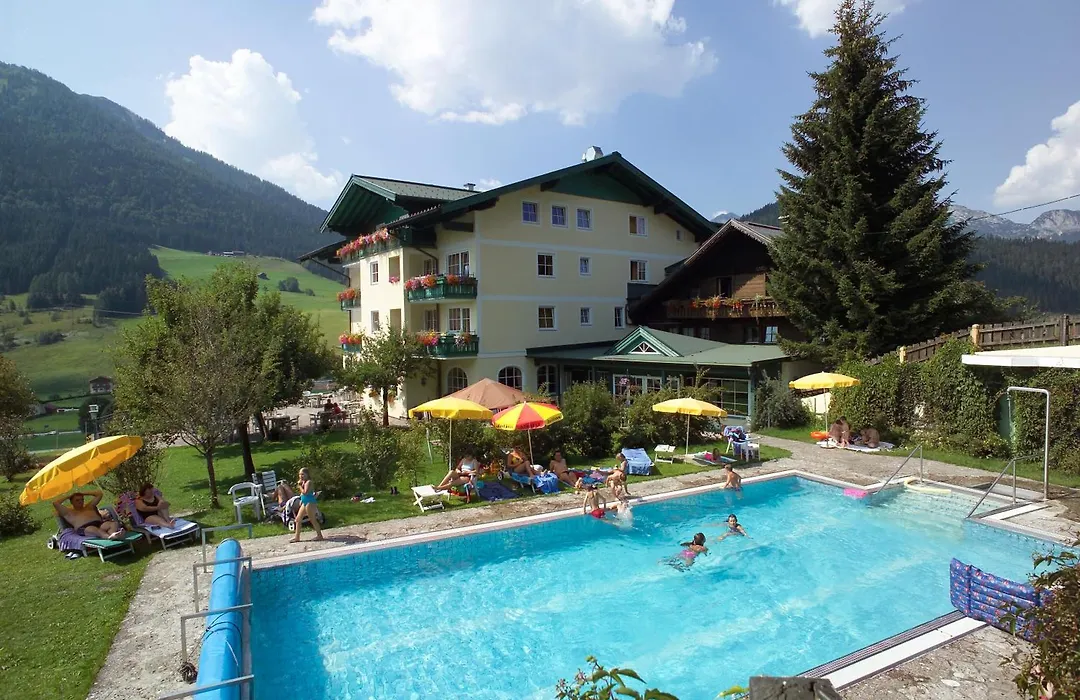 Wohlfühlresort und Feriengut Martinerhof-1