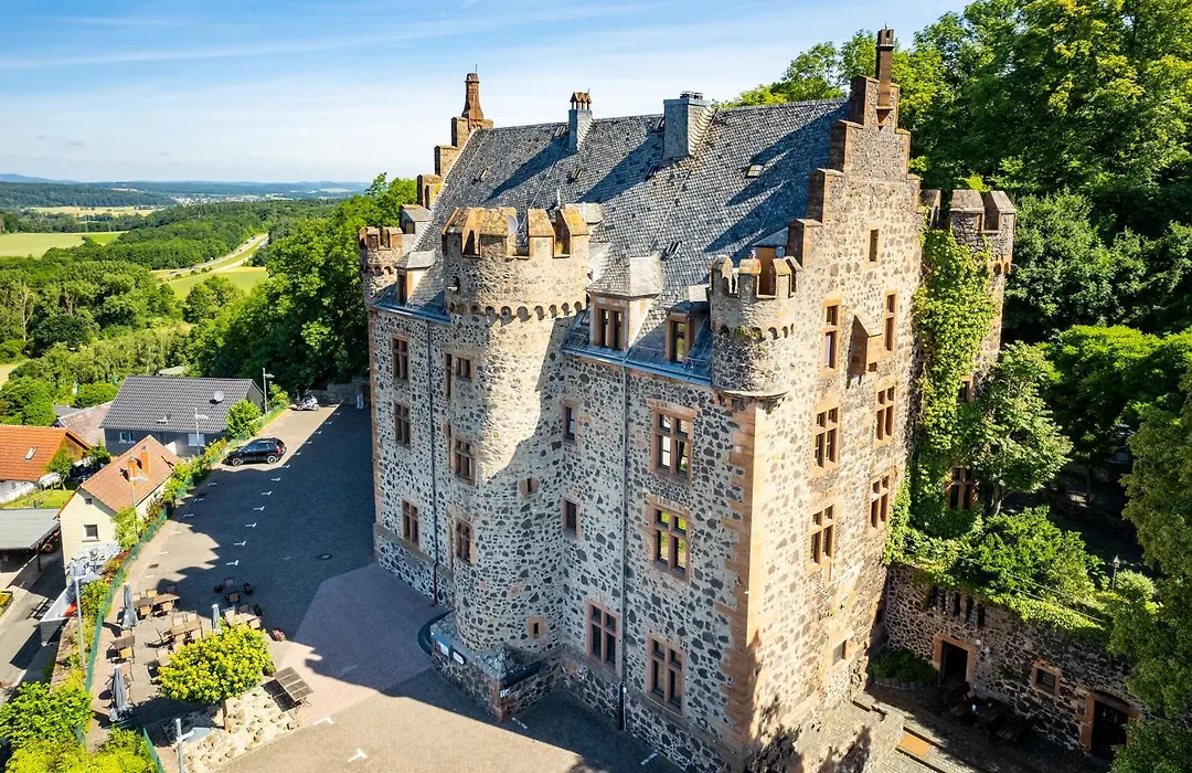 Burghotel Staufenberg-1