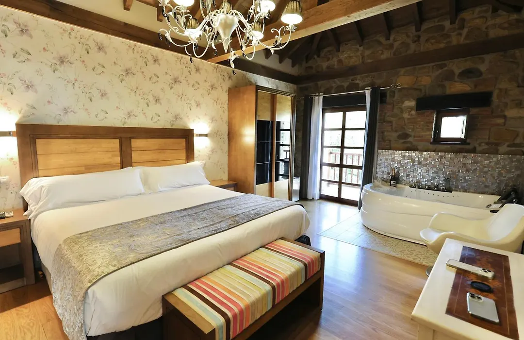 Hotel Suites Valles Pasiegos-1