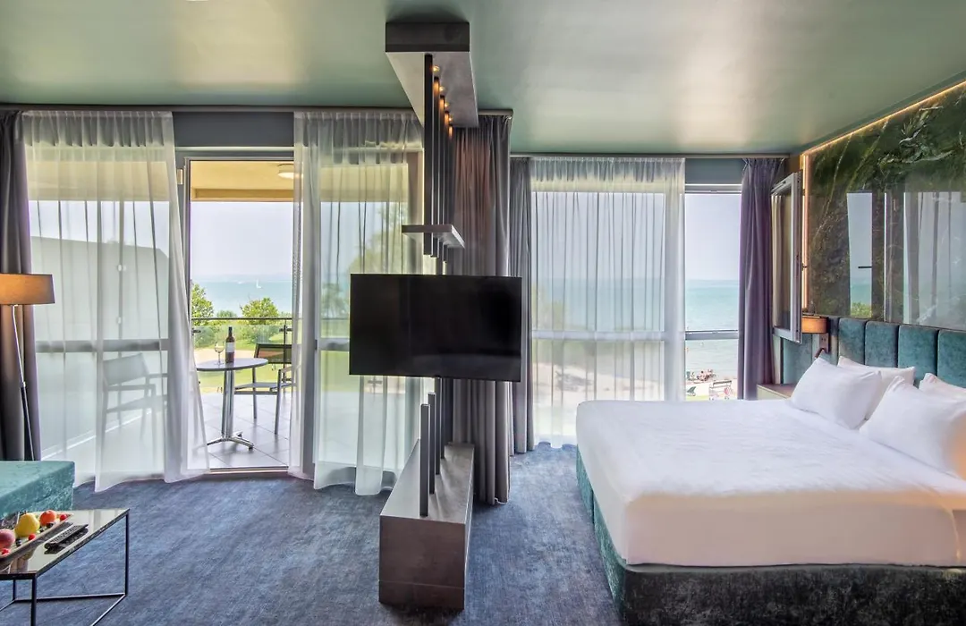 Hotel Azur Premium-1