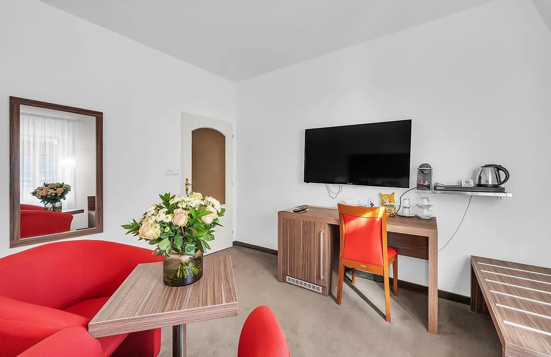Hotel Nelly Kellys-1