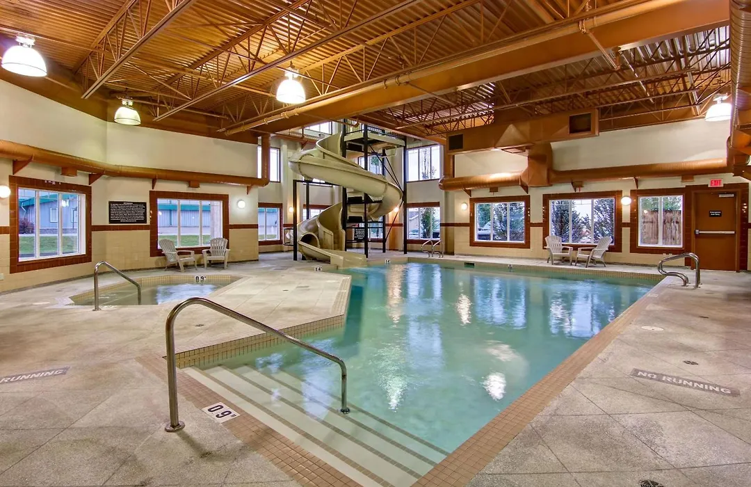 Clarion Pointe-1